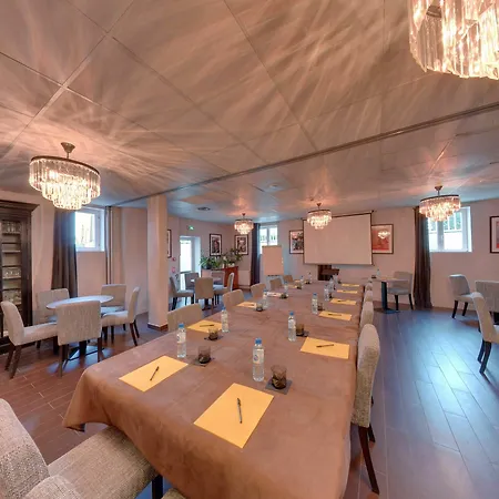 Acadie Les Ulis Otel