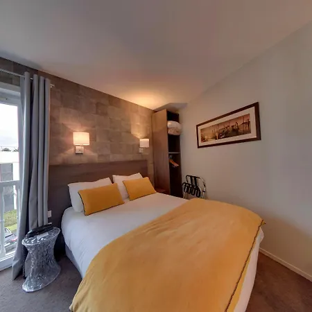Hotel Acadie Villebon Sur Yvette 3*